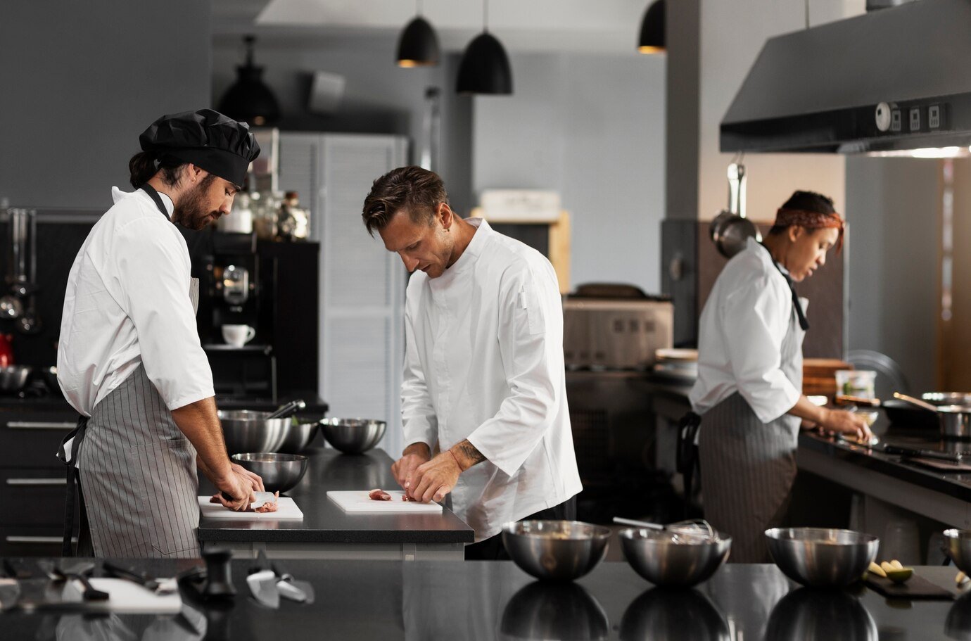Cuisine professionnelle équipée avec du matériel de restauration inox au Maroc